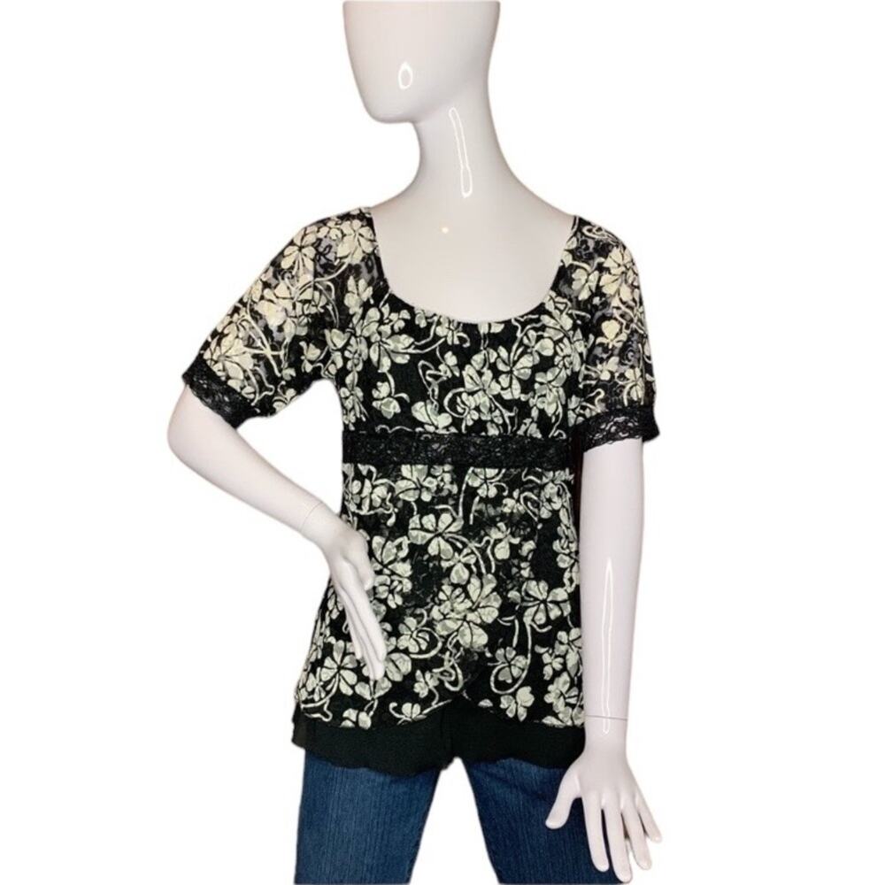 STUDIO 1940 Top Floral Print Short Sleeve black and white Si…